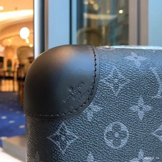 WIS 55 HORIZON Louis Vuitton 1118